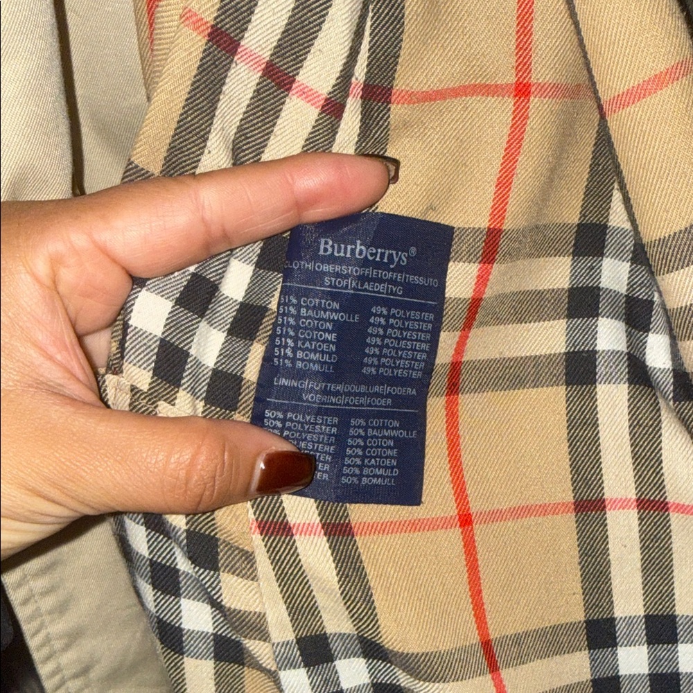 Burberry Classic Tan Trench Coat for Men - Picture 9 of 10